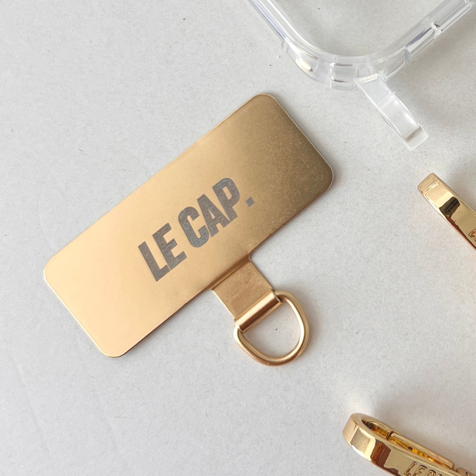 CASES | TETHERS – LE CAP.